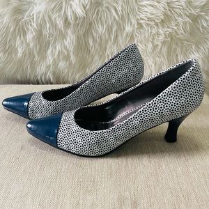 Bellini  size 13, never worn, only tried it at home.